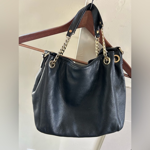 Michael Kors Black Pebbled Genuine Leather Purse Gold Chain Mature Designer EUC - Picture 4 of 16